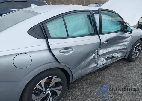 2023 Subaru Legacy Premium z USA, uszkodzony, nr VIN 4S3BWAF68P3015721